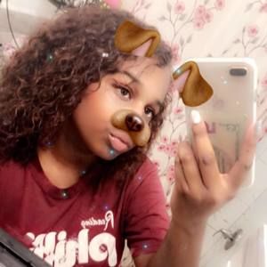 Meet your Posher, Nayeli